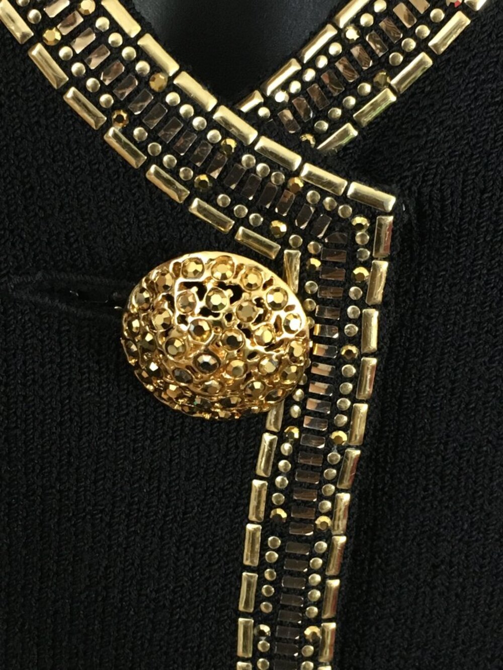 BEAUTIFUL St John evening knit black gold rhinestones embellished skirt suit 6 - Picture 7 of 10